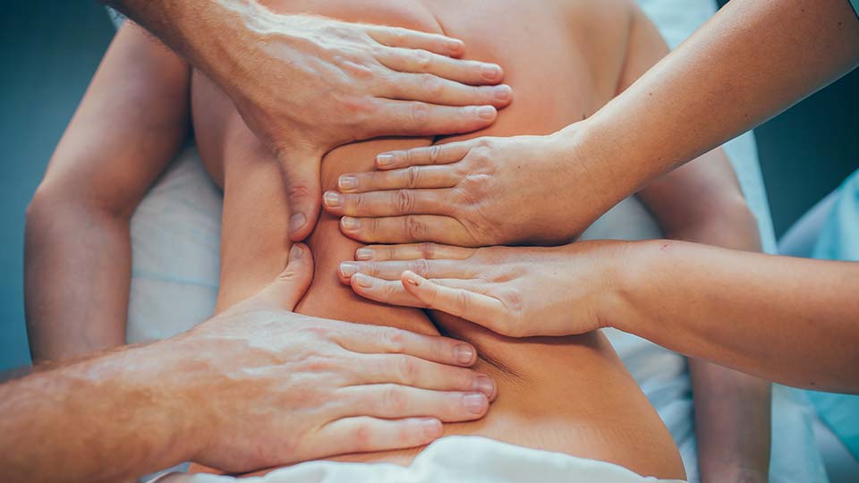 Four Hand massage in Abu Dhabi 